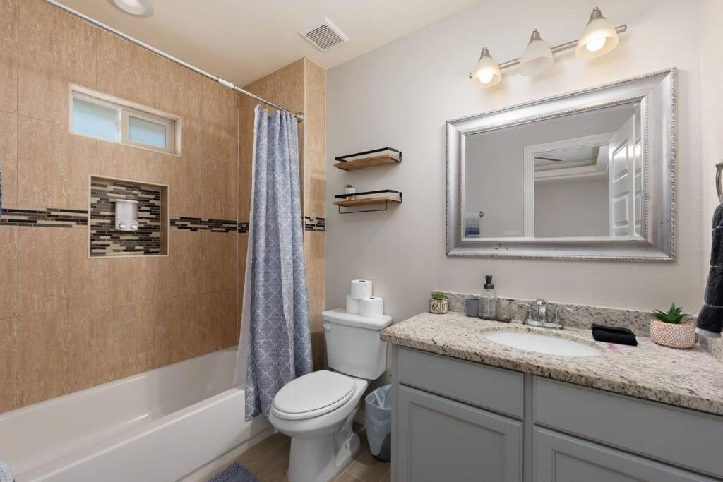 Cozy 3 Bed 2 Bath Apartment, Near Shopping Plazas, Expressway And Free Parking Edinburg Exterior foto