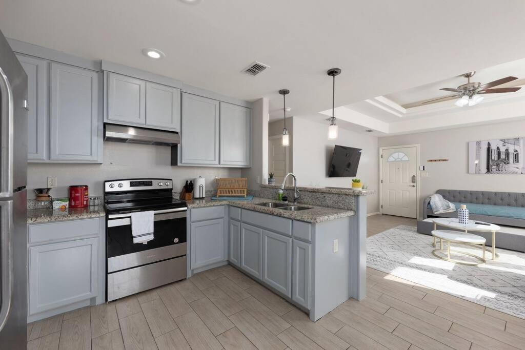 Cozy 3 Bed 2 Bath Apartment, Near Shopping Plazas, Expressway And Free Parking Edinburg Exterior foto